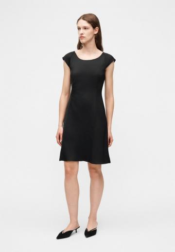 Платье футляр