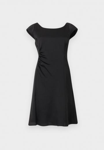 Платье футляр