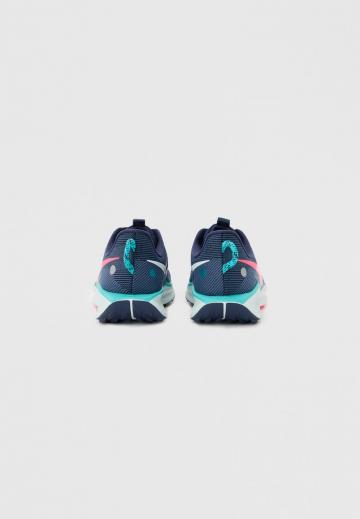 Беговые кроссовки