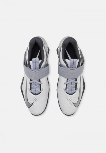 Тренировочные кроссовки