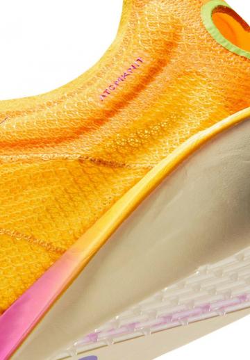 Беговые кроссовки