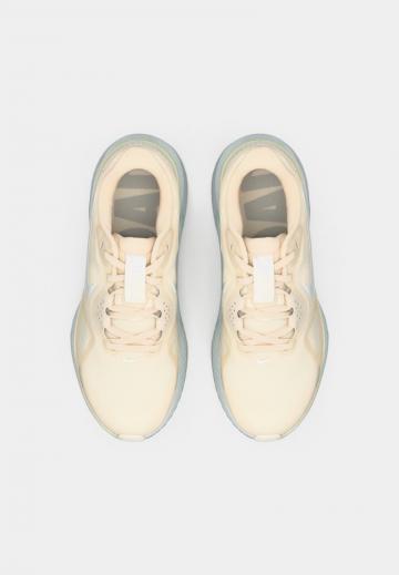 Беговые кроссовки