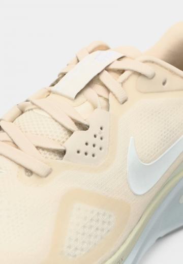 Беговые кроссовки