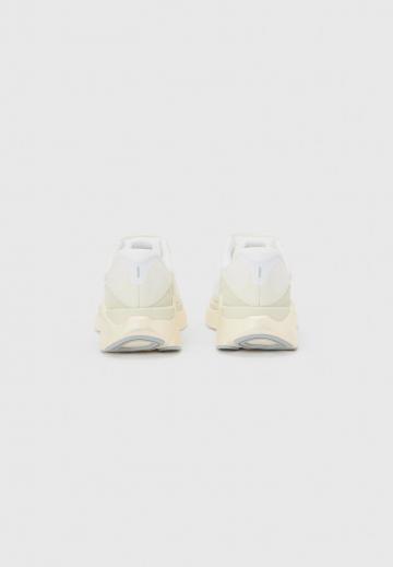 Беговые кроссовки