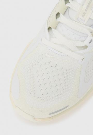 Беговые кроссовки