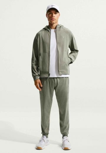 Спортивная кофта