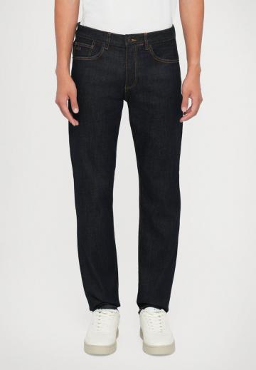 Узкие джинсы