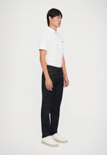 Узкие джинсы