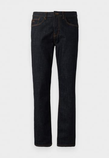 Узкие джинсы