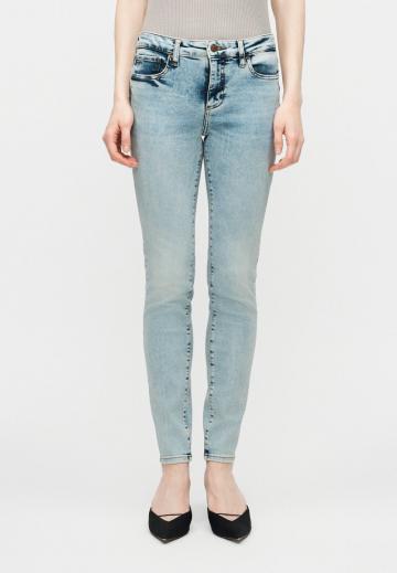 Узкие джинсы