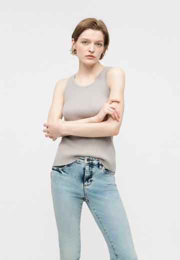 Узкие джинсы