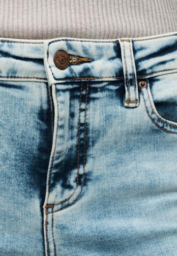 Узкие джинсы