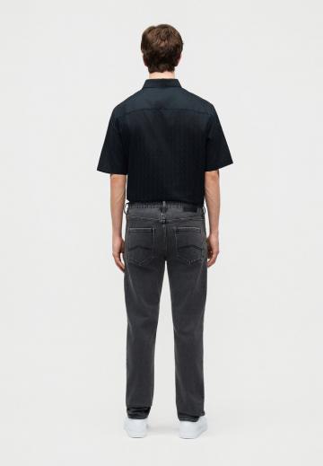 Прямые джинсы