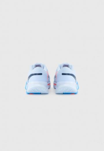 Теннисные кроссовки