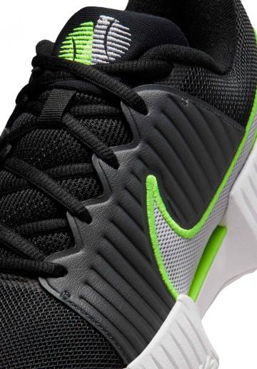 Теннисные кроссовки