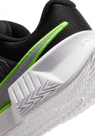 Теннисные кроссовки