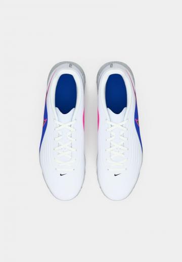 Футбольные бутсы