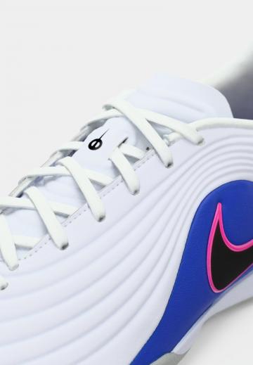 Футбольные бутсы