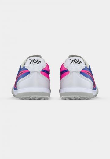 Футбольные бутсы