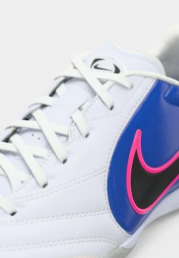 Футбольные бутсы