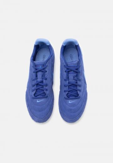 Футбольные бутсы