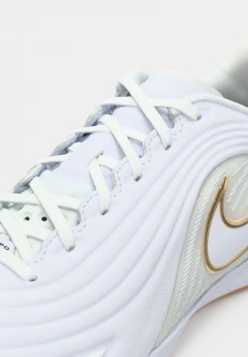 Футбольные бутсы