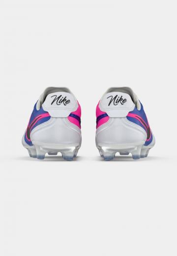 Футбольные бутсы