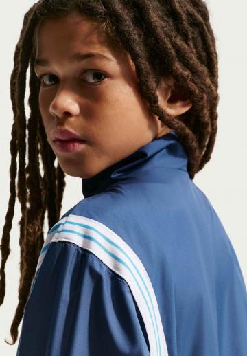 Спортивная куртка