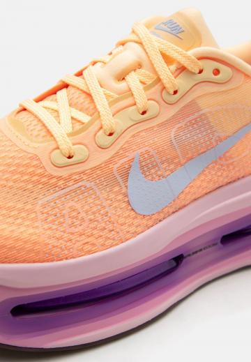 Беговые кроссовки