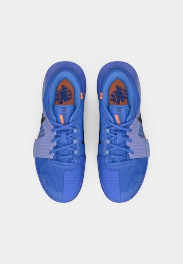 Теннисные кроссовки