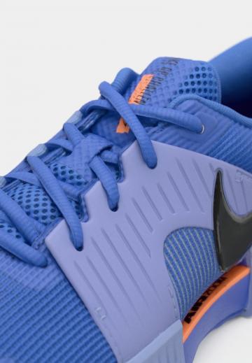 Теннисные кроссовки