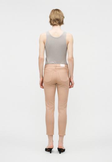 Короткие джинсы