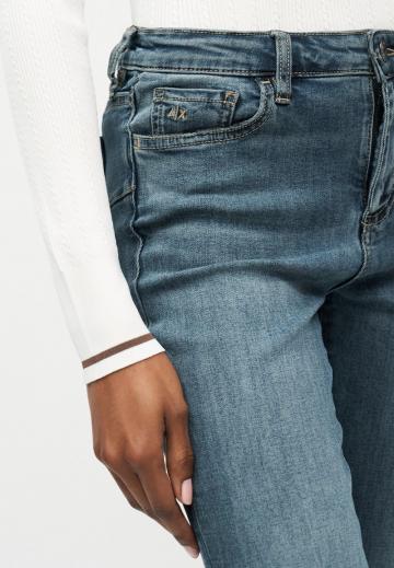Узкие джинсы