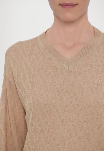 Пуловер с вырезом V