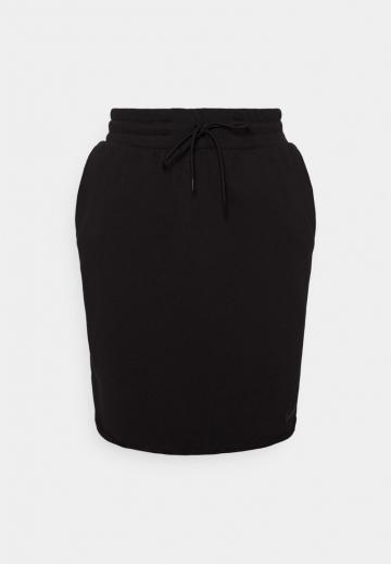 Юбка с накладными карманами