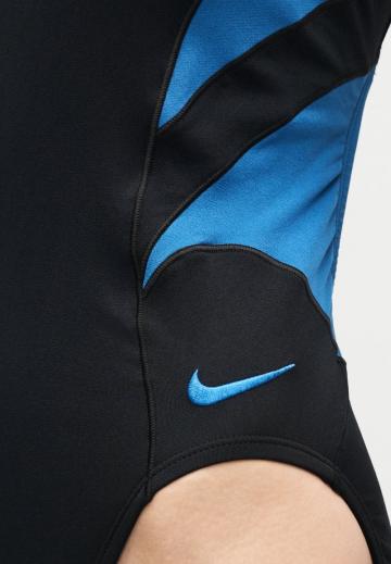 Слитный купальник