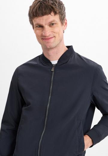 Куртка бомбер