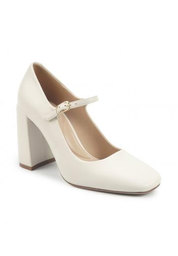 Туфли с высоким носом