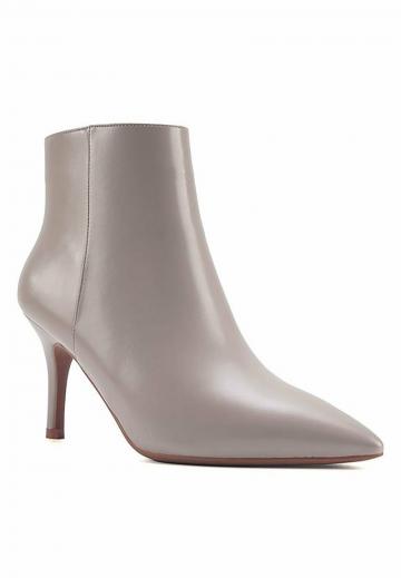 Полусапожки на высоком каблуке