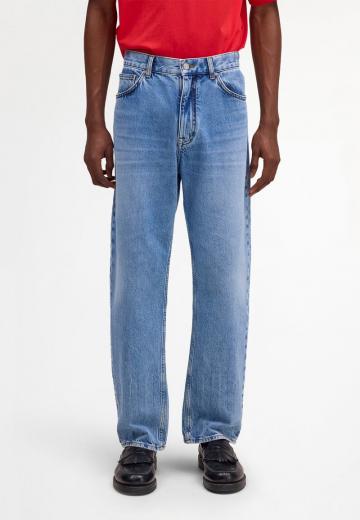 Прямые джинсы