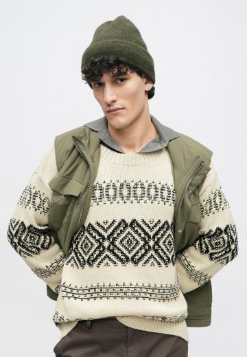 Брюки с накладными карманами