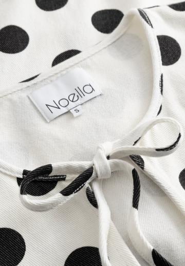 Блузка без рукавов