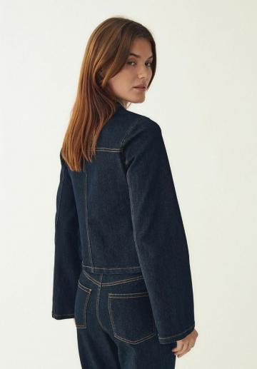 Джинсовая куртка