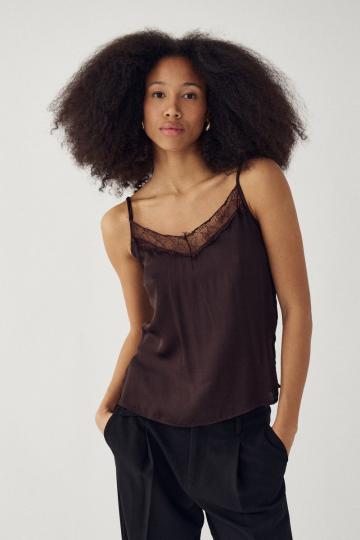 Топ на бретельках