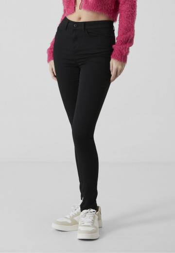 Узкие джинсы