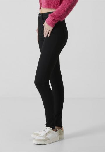 Узкие джинсы