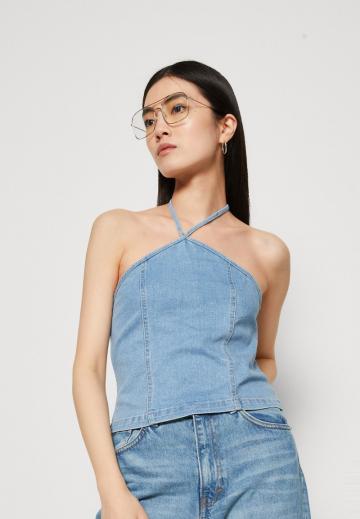 Топ на бретельках