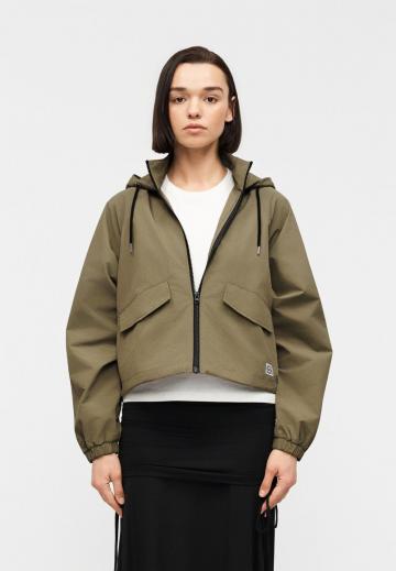 Куртка с накладнымит карманами