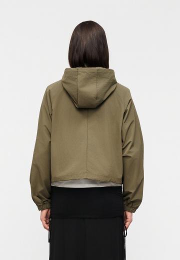 Куртка с накладнымит карманами