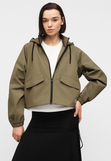 Куртка с накладнымит карманами